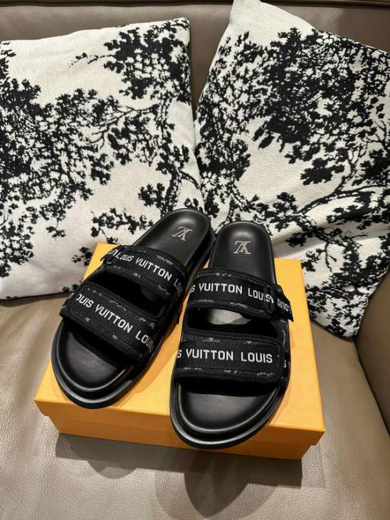 Picture of Louis Vuitton Slippers _SKULVsz36-46hnh05091202
